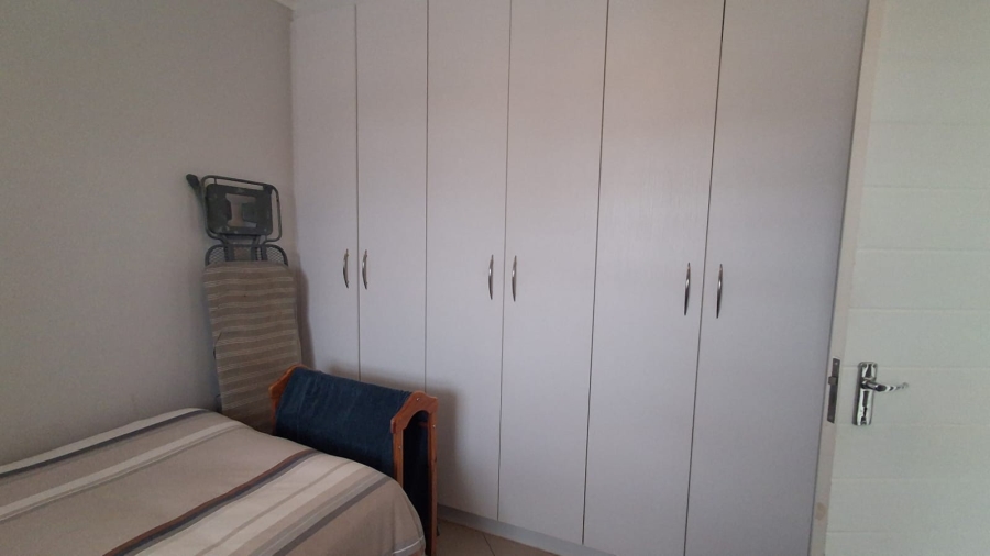 2 Bedroom Property for Sale in Buhrein Western Cape